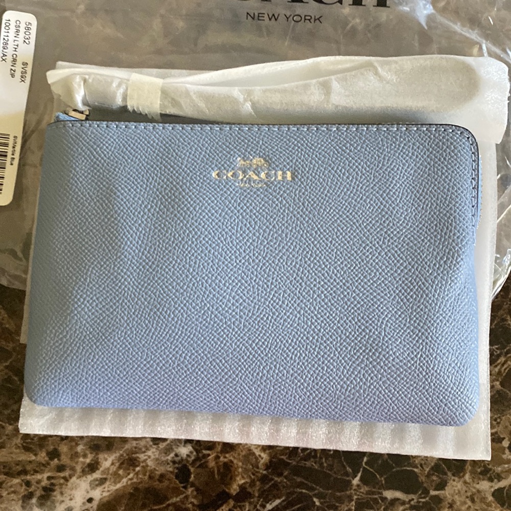NWT Wristlet